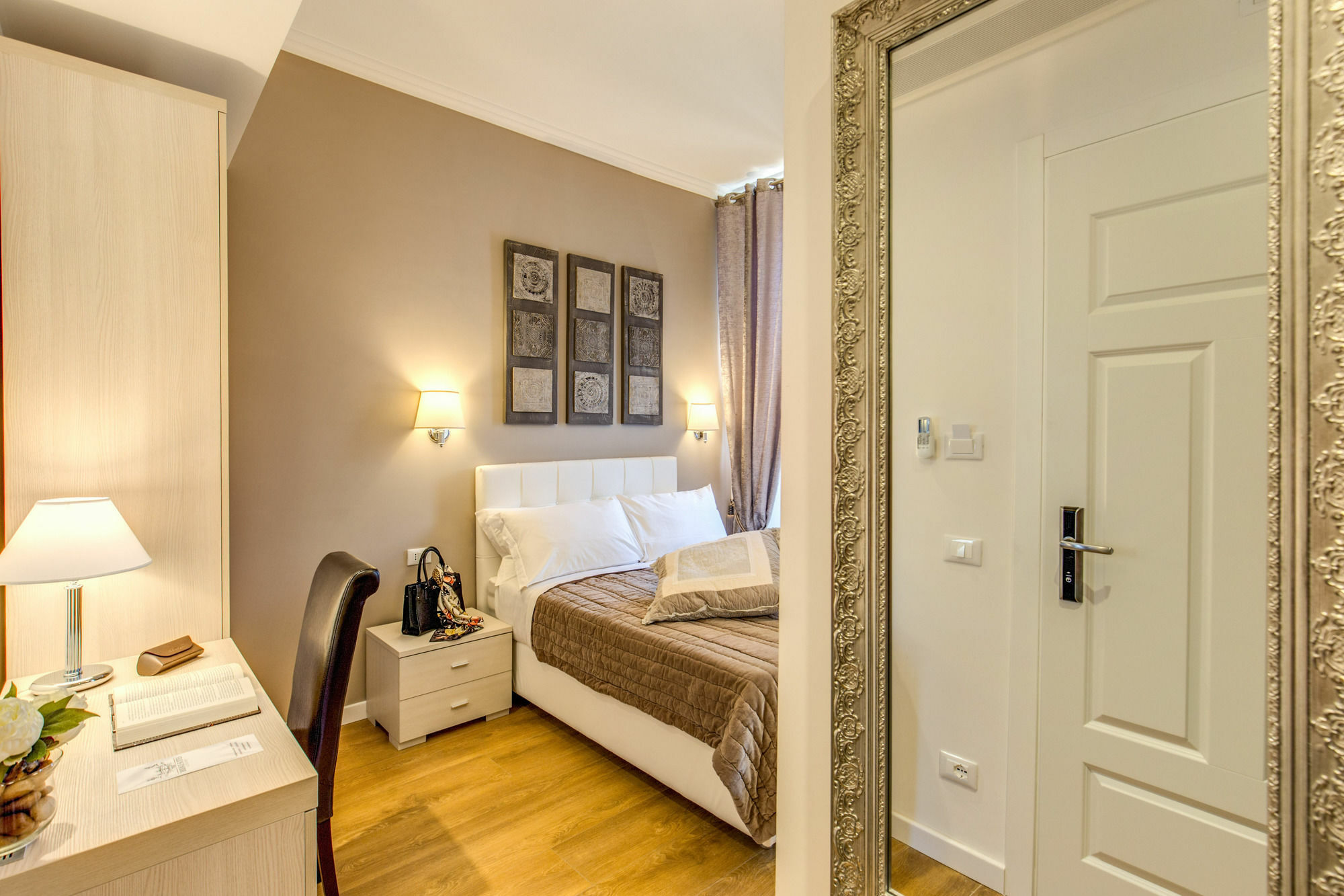 The Bridge Suites Rom Eksteriør billede