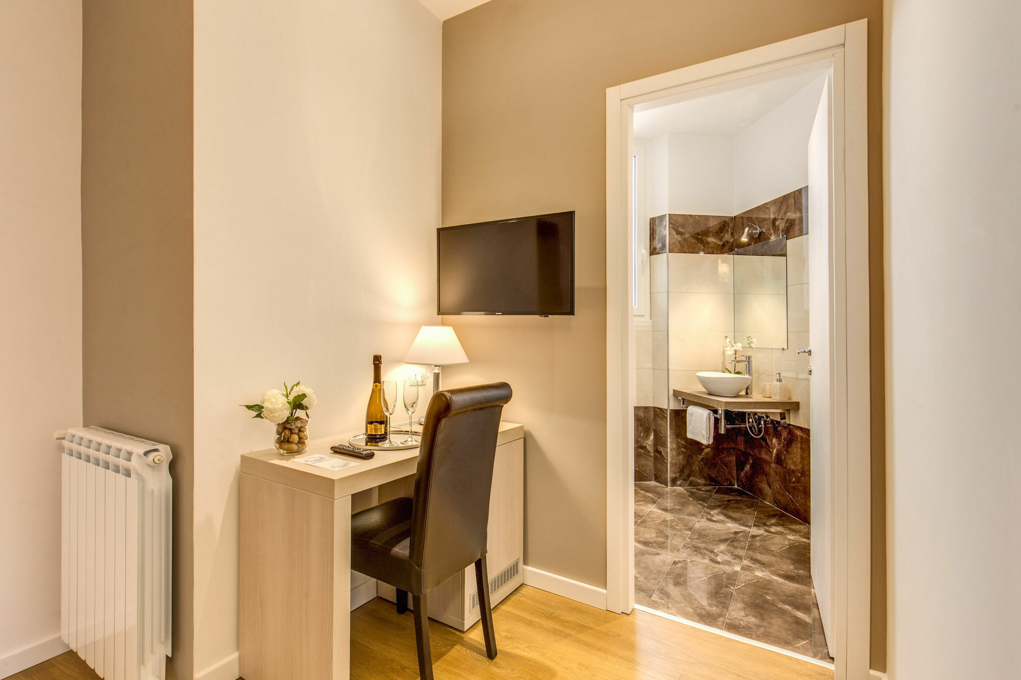 The Bridge Suites Rom Eksteriør billede