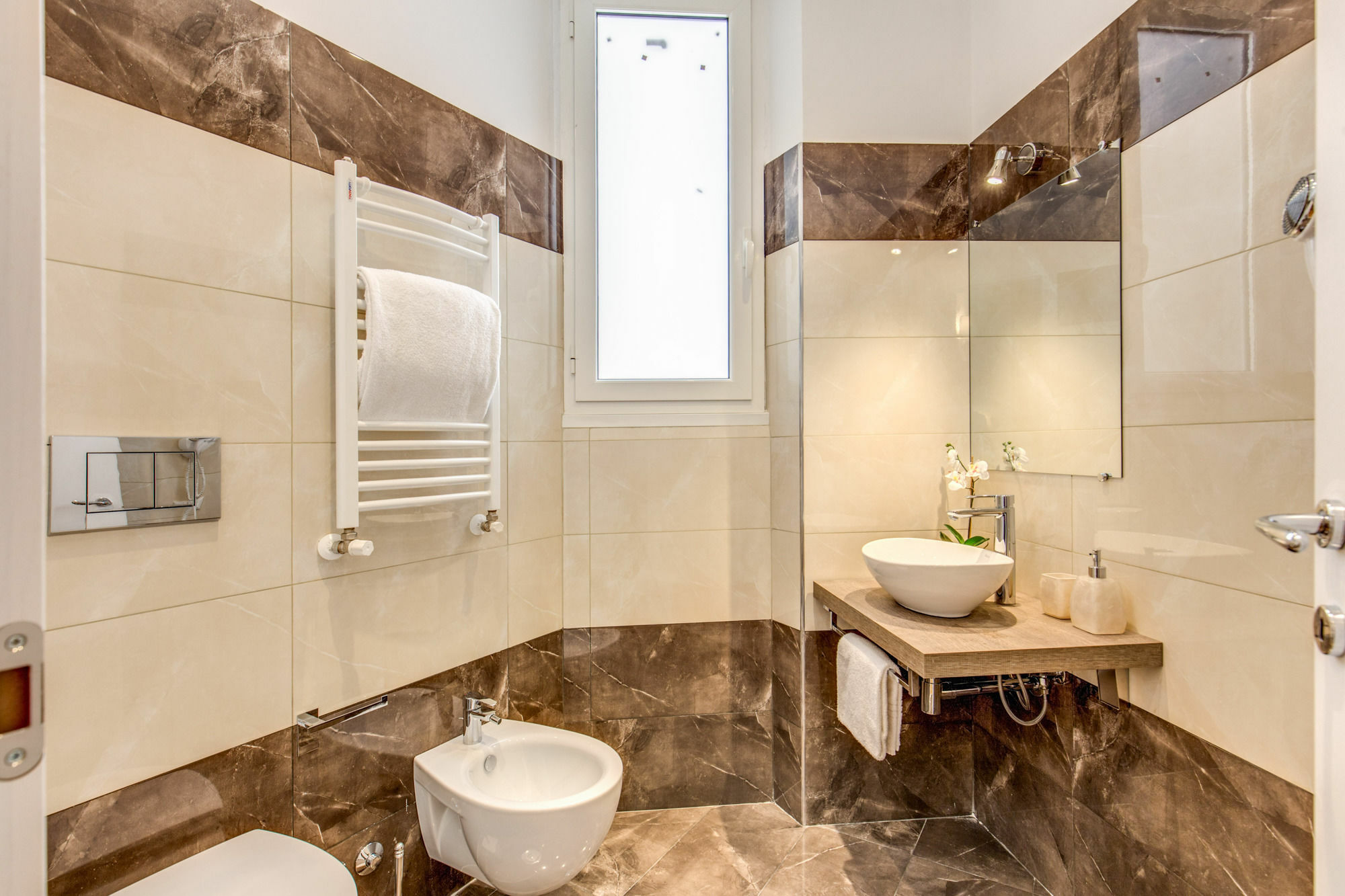 The Bridge Suites Rom Eksteriør billede
