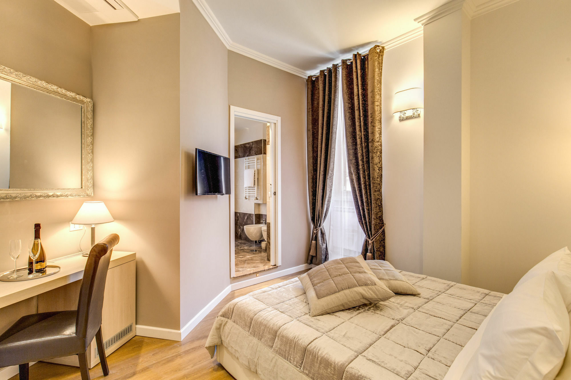 The Bridge Suites Rom Eksteriør billede