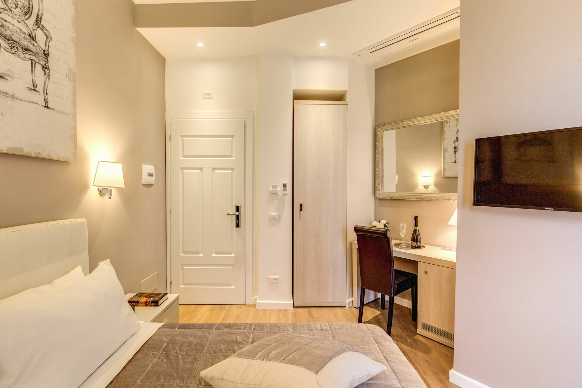 The Bridge Suites Rom Eksteriør billede