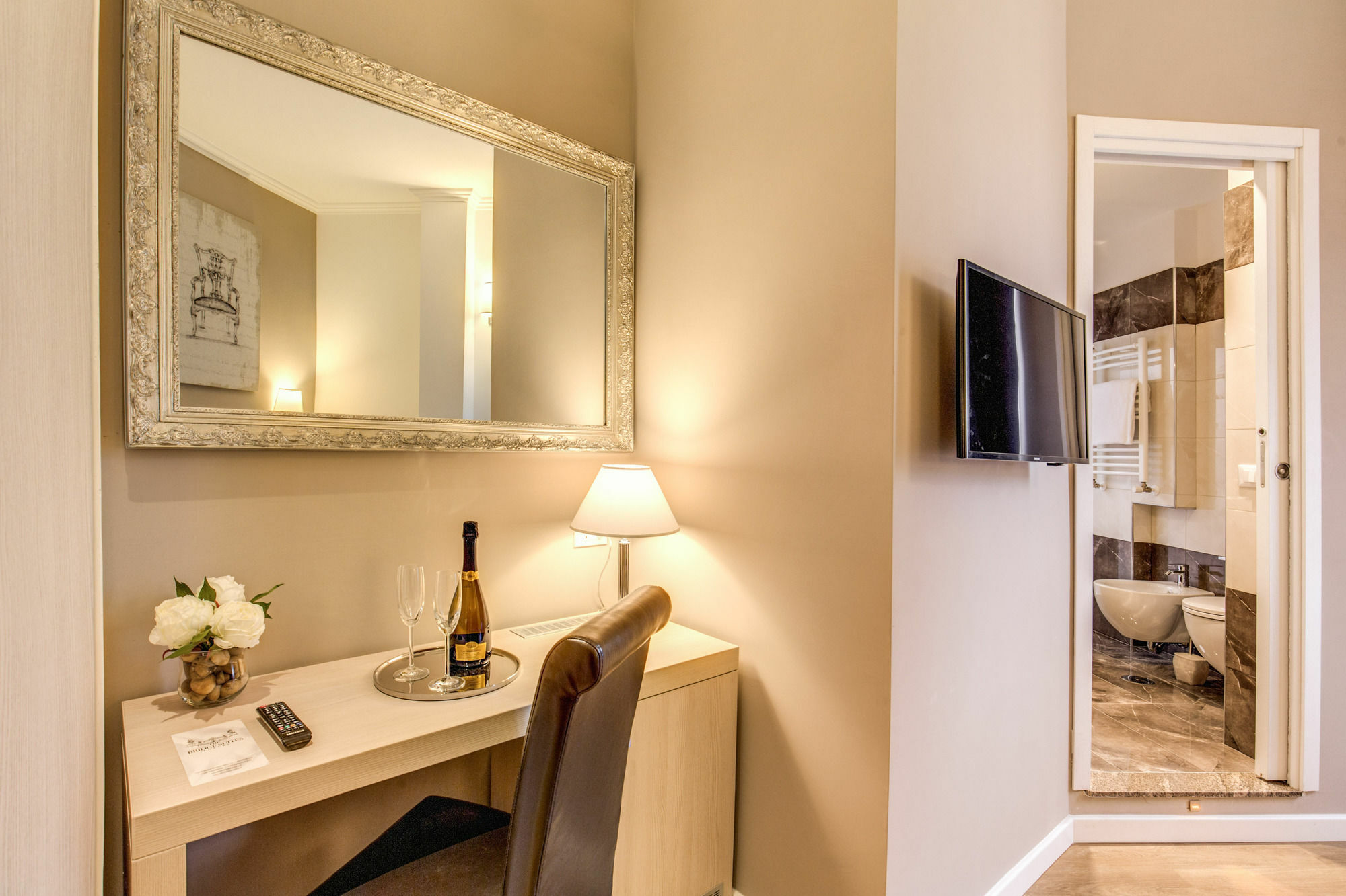 The Bridge Suites Rom Eksteriør billede